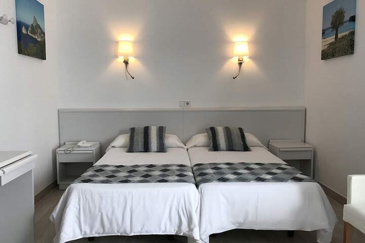 Room 14 of 68