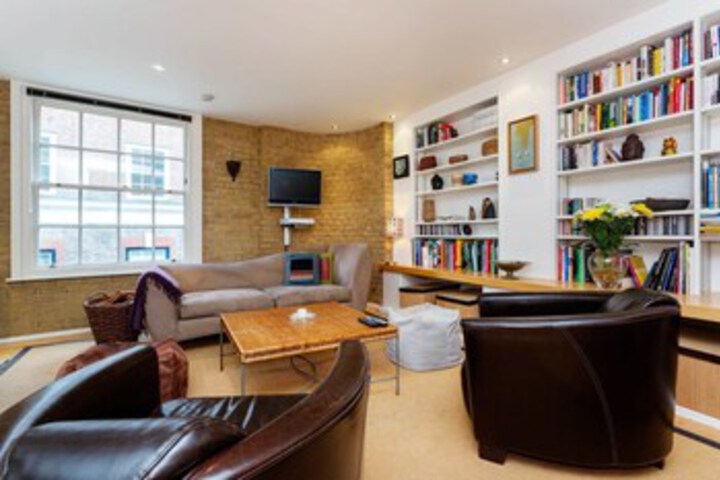 Room 10 of 16