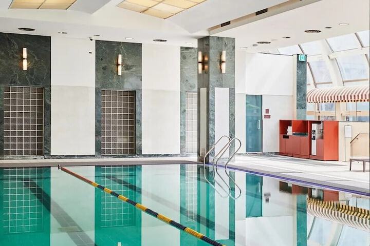 Pool Hotel