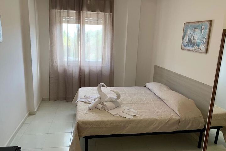 Room 9 of 15