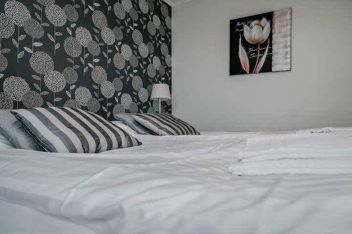 Room 9 of 39