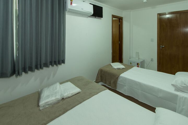 Room 6 of 31