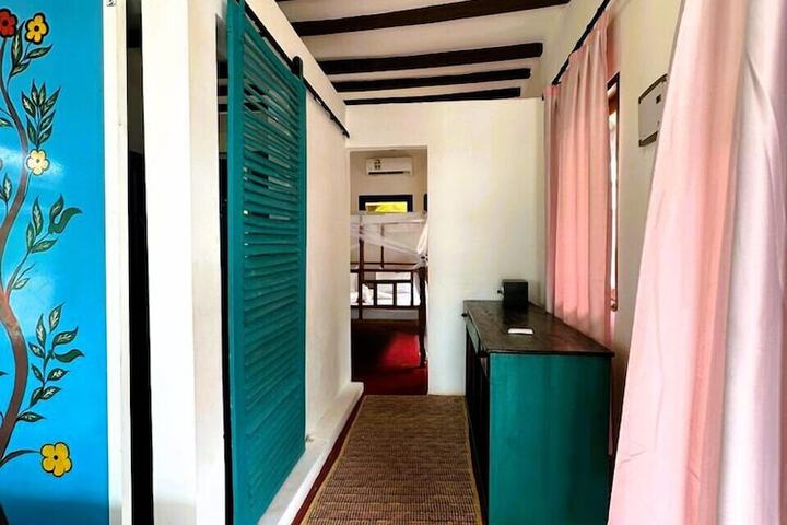 Room 21 of 162