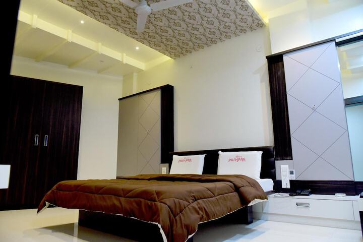 Room 18 of 43