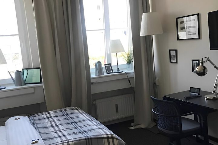 Room 18 of 40