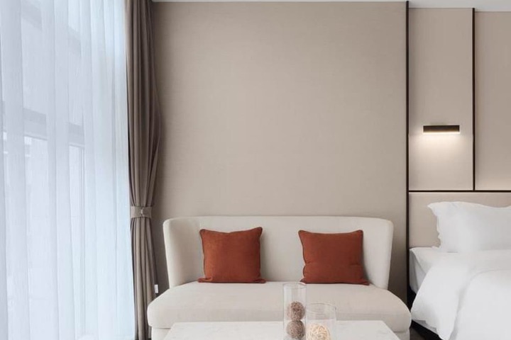 Room 21 of 34