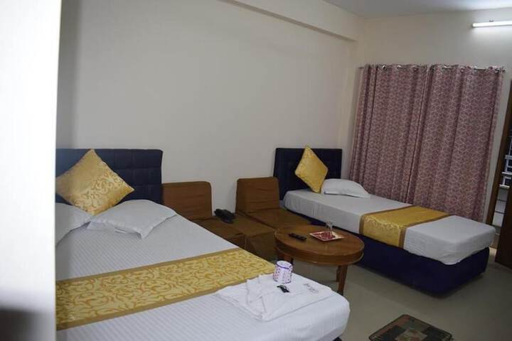 Room 4 of 35