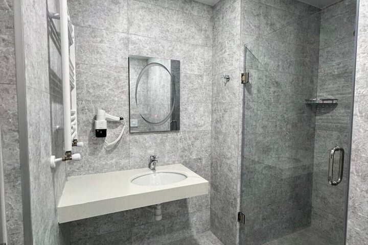 Room 10 of 31