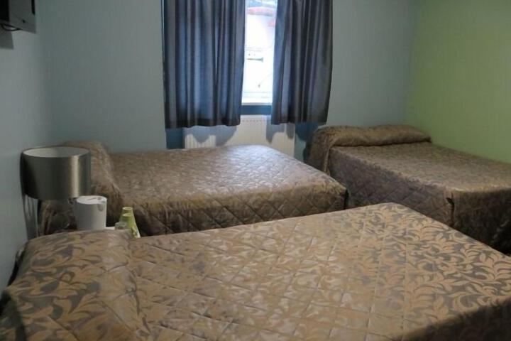 Room 40 of 46