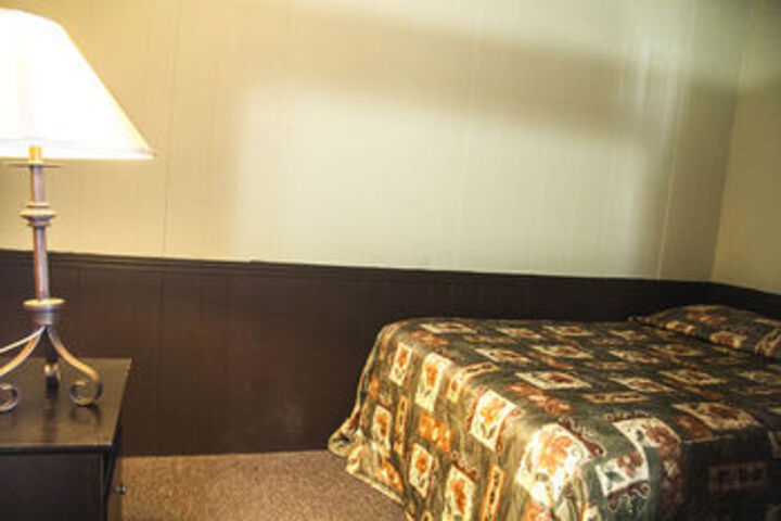 Room 13 of 19