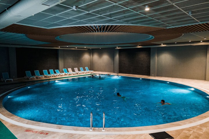 Pool 44 of 139