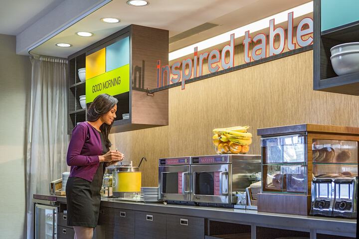 Breakfast/Coffee Service 24 of 32