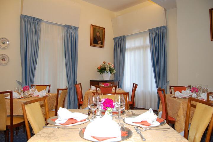 Dining 21 of 47
