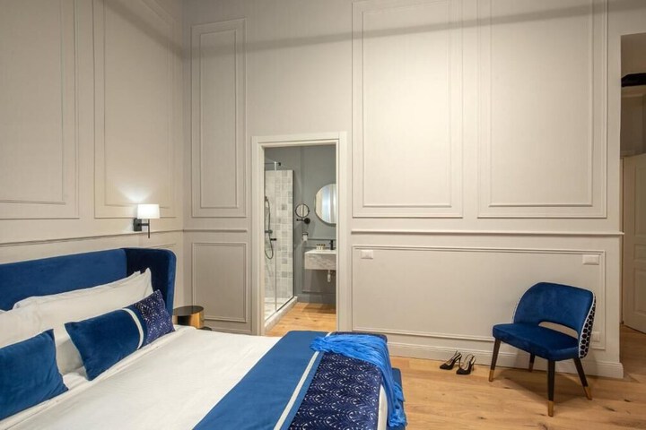 Room 14 of 33