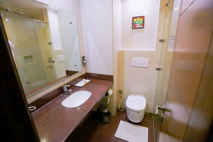 Room 215 of 288