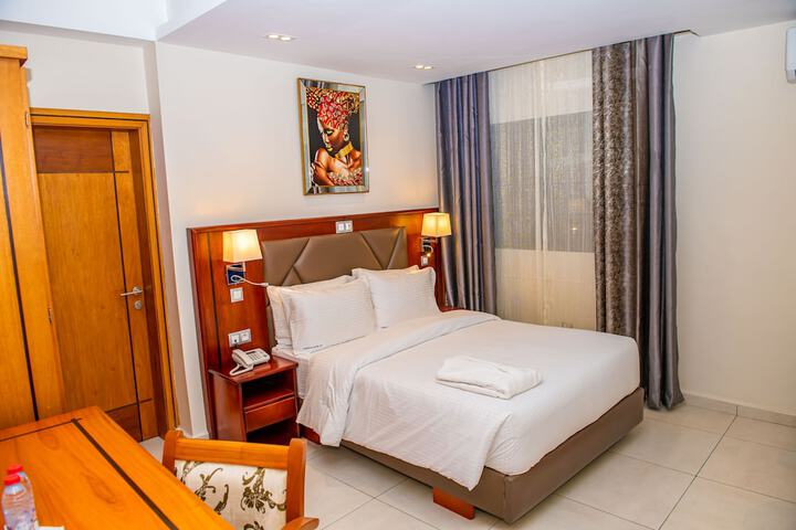 Room 6 of 44