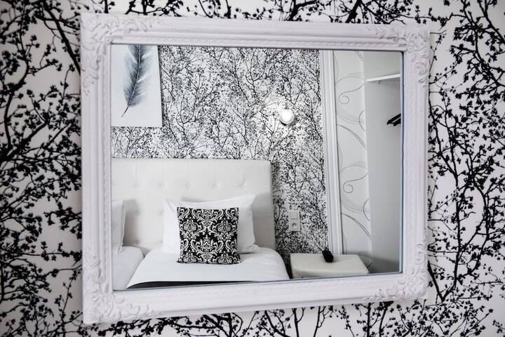 Room 17 of 38