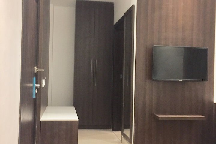 Room 8 of 29