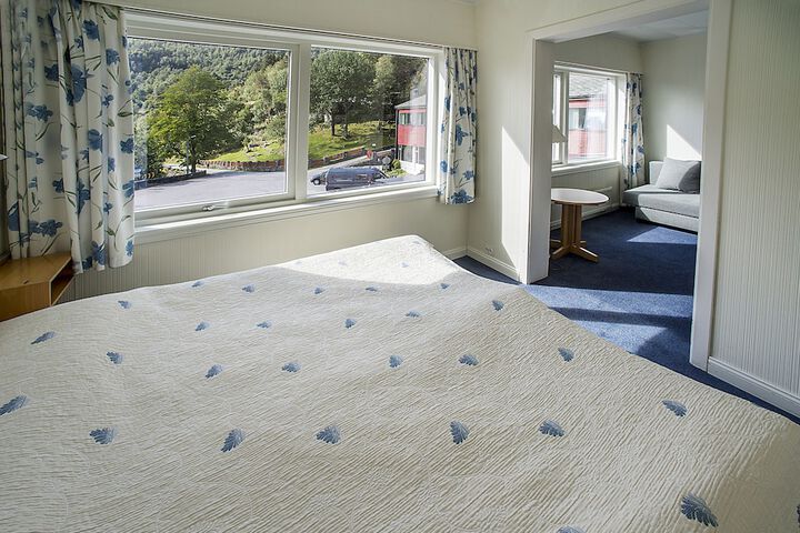 Room 12 of 48