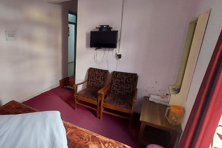 Room 4 of 14