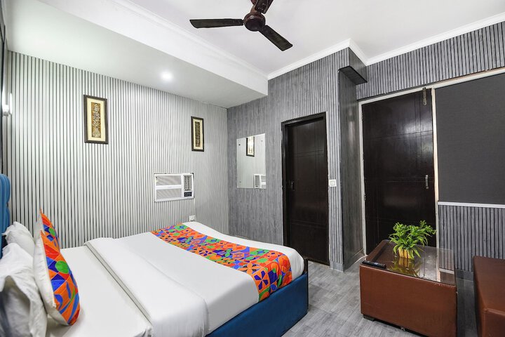 Room 17 of 31
