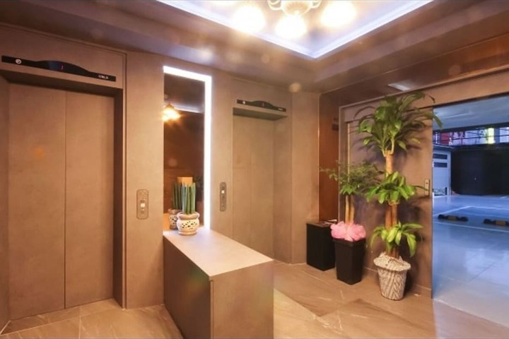 Hotel Interior 8 of 121