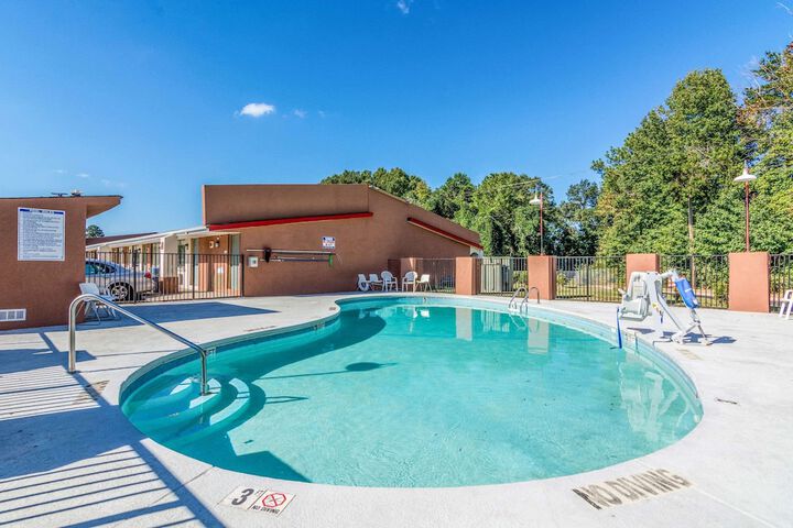Pool 24 of 37