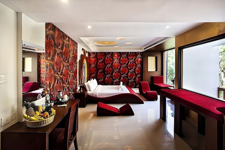 Room 5 of 19