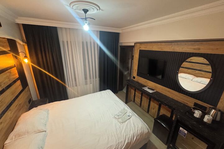 Room 10 of 109