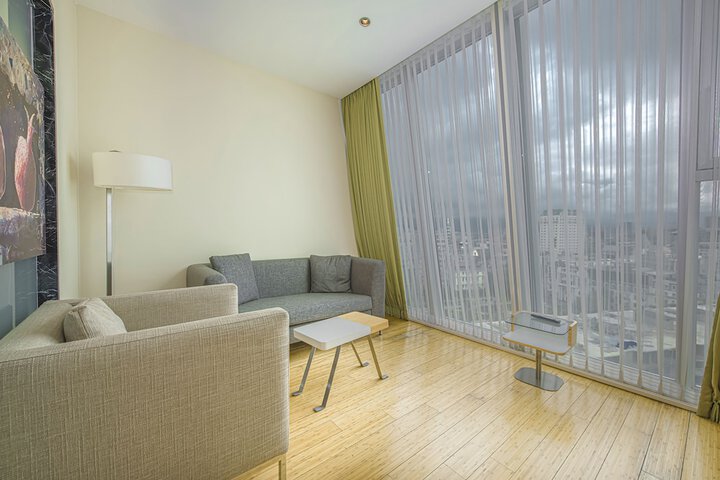 Room 63 of 204