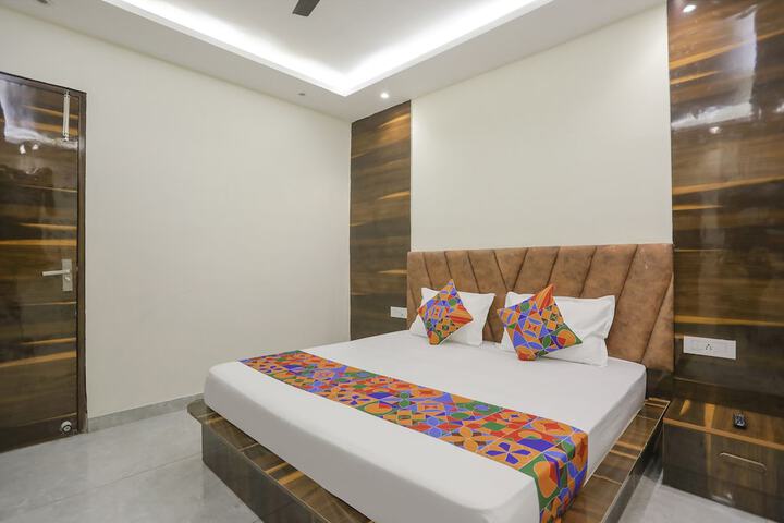 Room 5 of 24