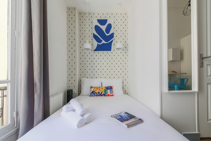 Room 9 of 118