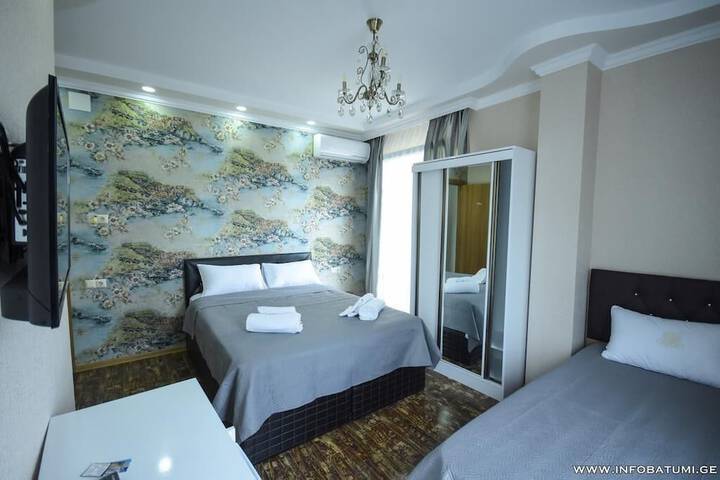 Room 12 of 27