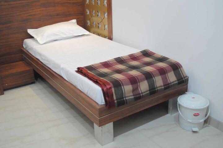 Hotel Dhanashree