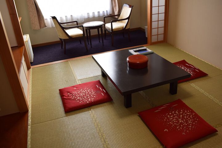 Room 16 of 94