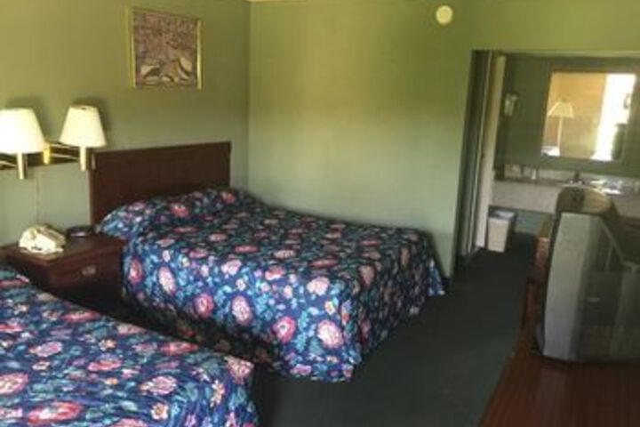 Room 9 of 19