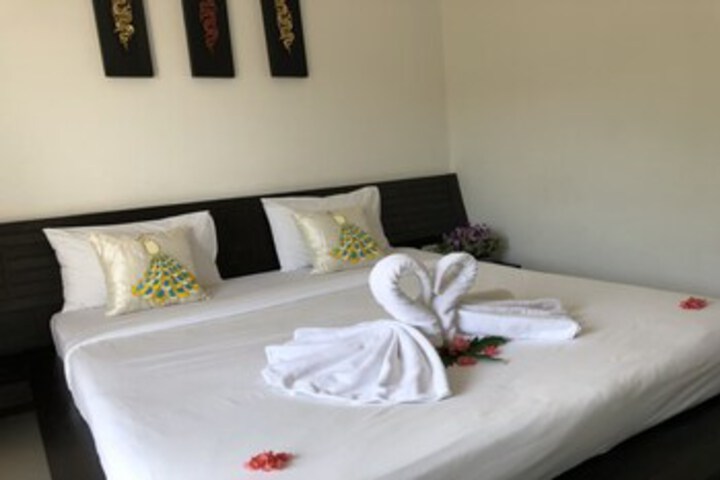 Room 9 of 18