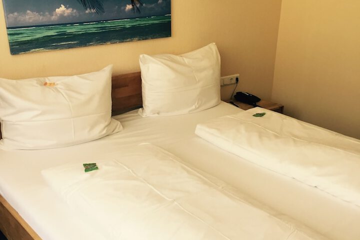 Room 7 of 35