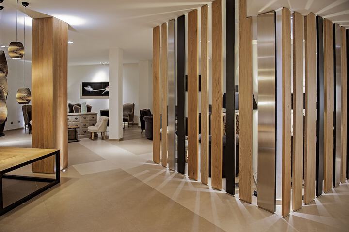 Entrance & Lobby