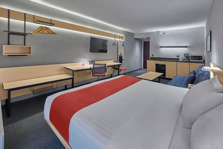 Room 10 of 51