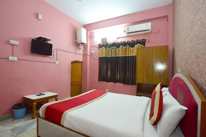 Room 11 of 33