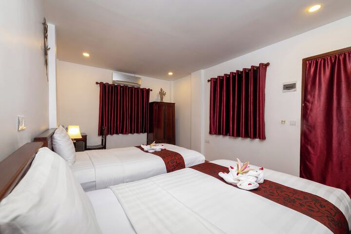 Room 4 of 75