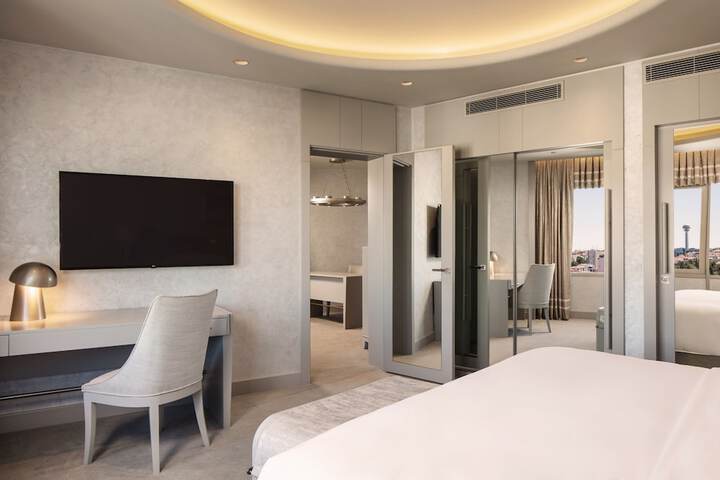 Room 34 of 140