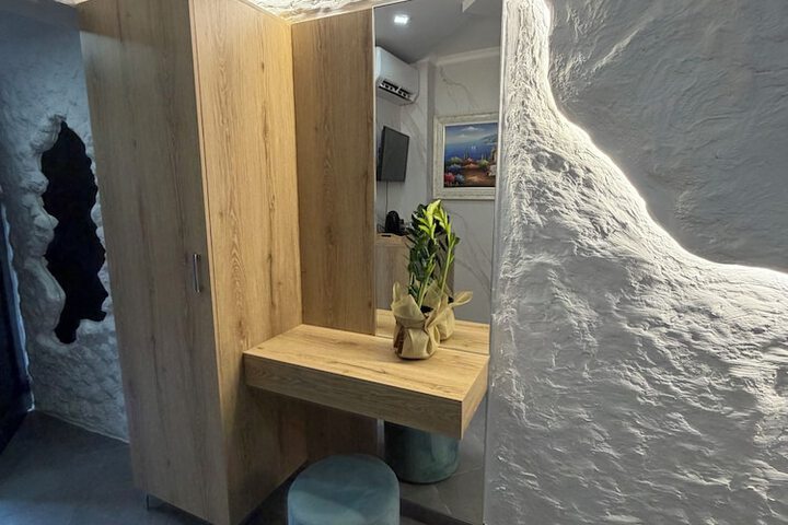 Room 14 of 56