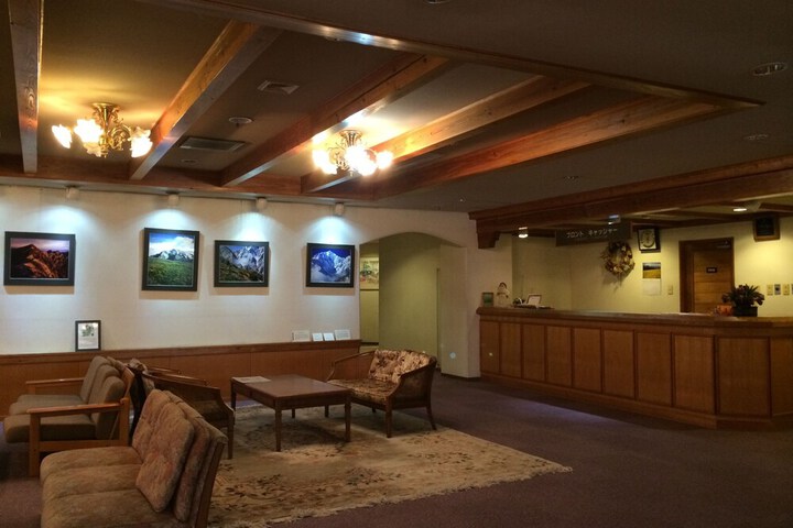 Entrance & Lobby