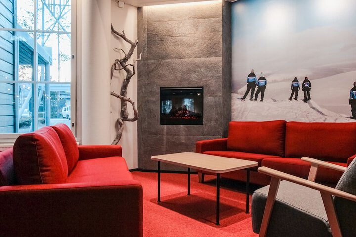 Guest Lobby