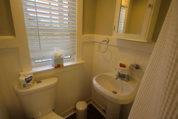 Room 4 of 70