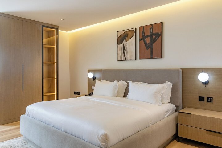 Room 10 of 34