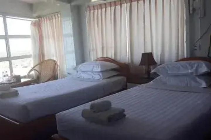 Room 7 of 15