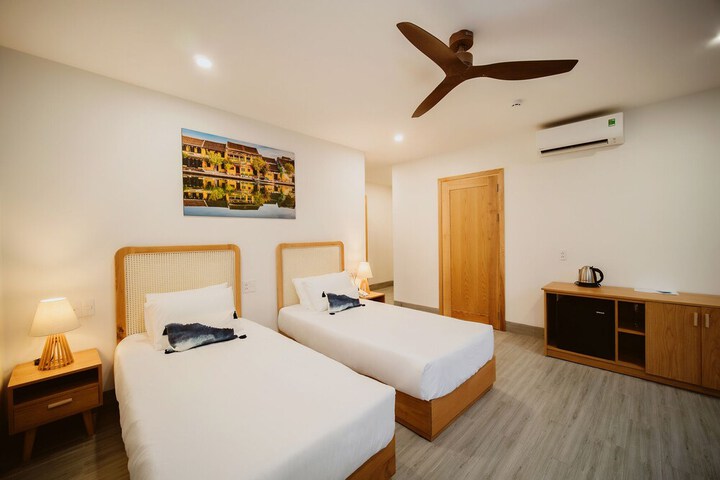 Room 6 of 49